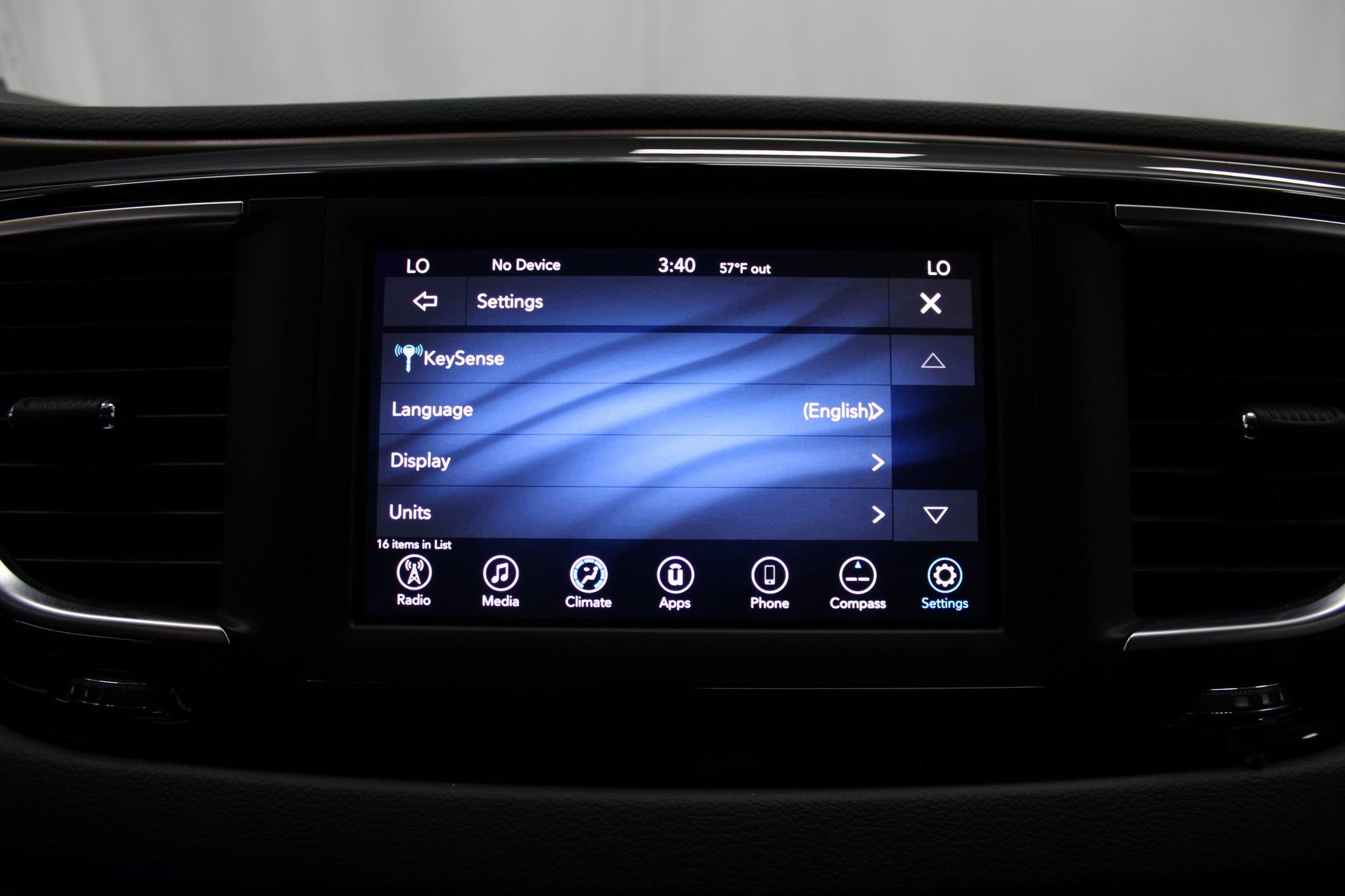 Used 2018 Chrysler Pacifica Touring Plus image 40