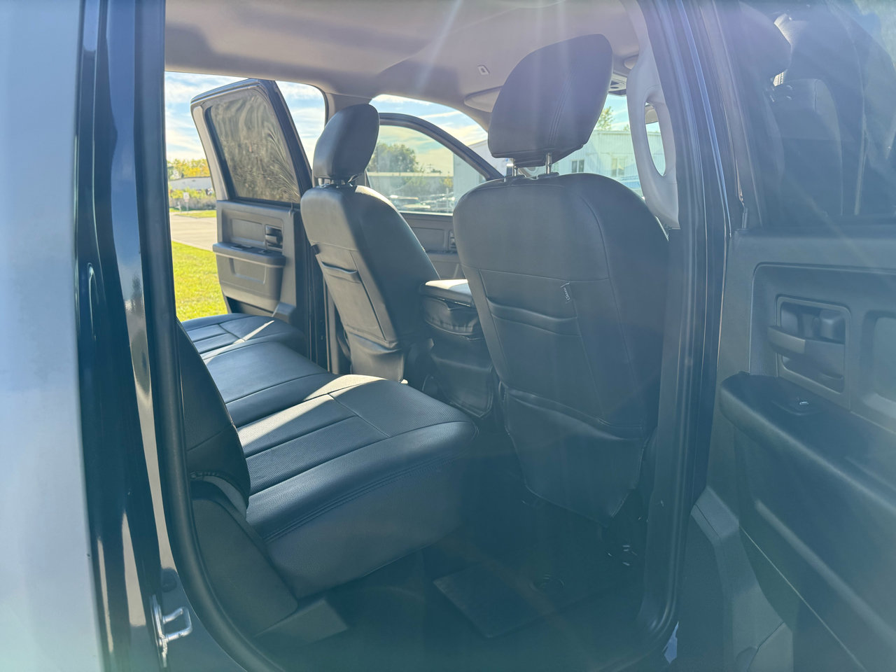 Used 2018 RAM 2500 Tradesman w/ Chrome Appearance Group image 18