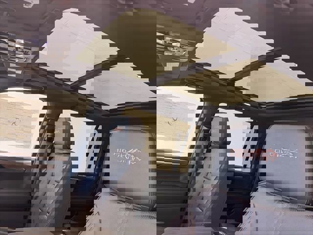 New 2026 Chevrolet Suburban High Country image 13