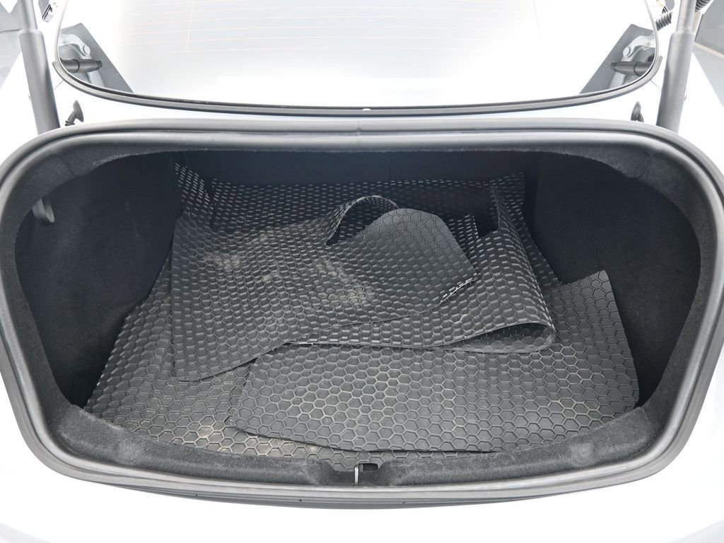 Used 2024 Tesla Model 3 Standard Range image 32