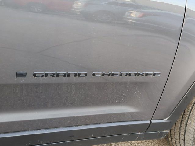 Used 2023 Jeep Grand Cherokee Altitude image 9