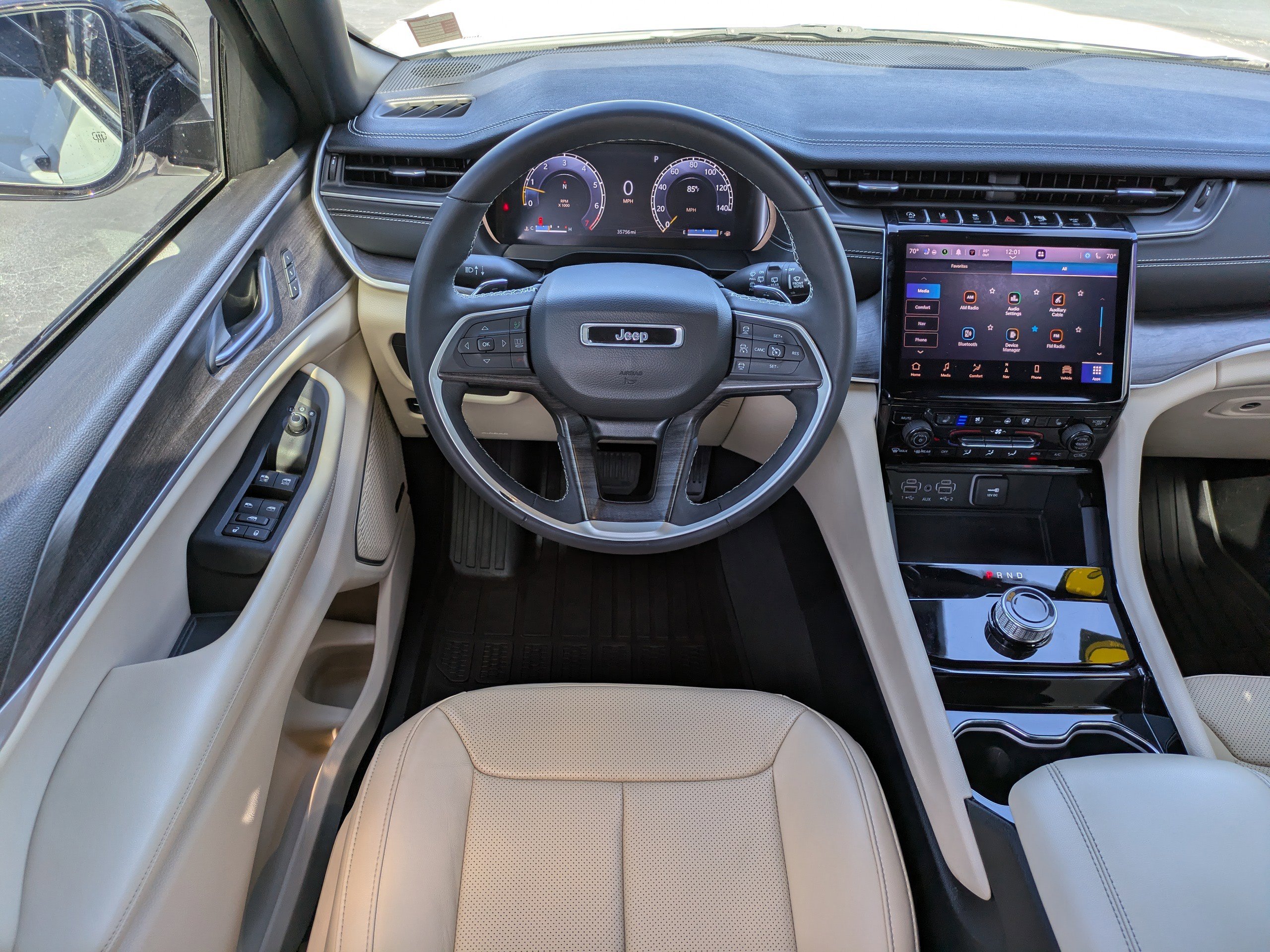 Used 2023 Jeep Grand Cherokee L Limited w/ Luxury Tech Group II image 14