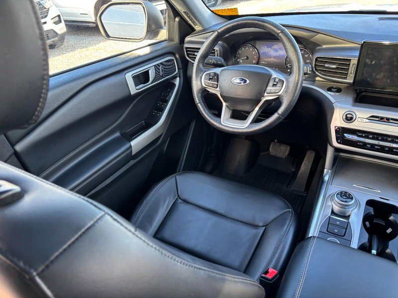 Used 2022 Ford Explorer XLT w/ Equipment Group 202A image 14
