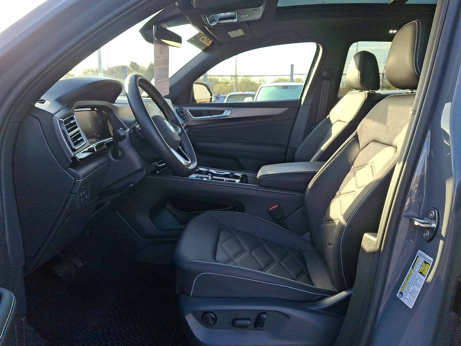 Certified 2025 Volkswagen Atlas Cross Sport SE w/ Panoramic Sunroof Package image 13