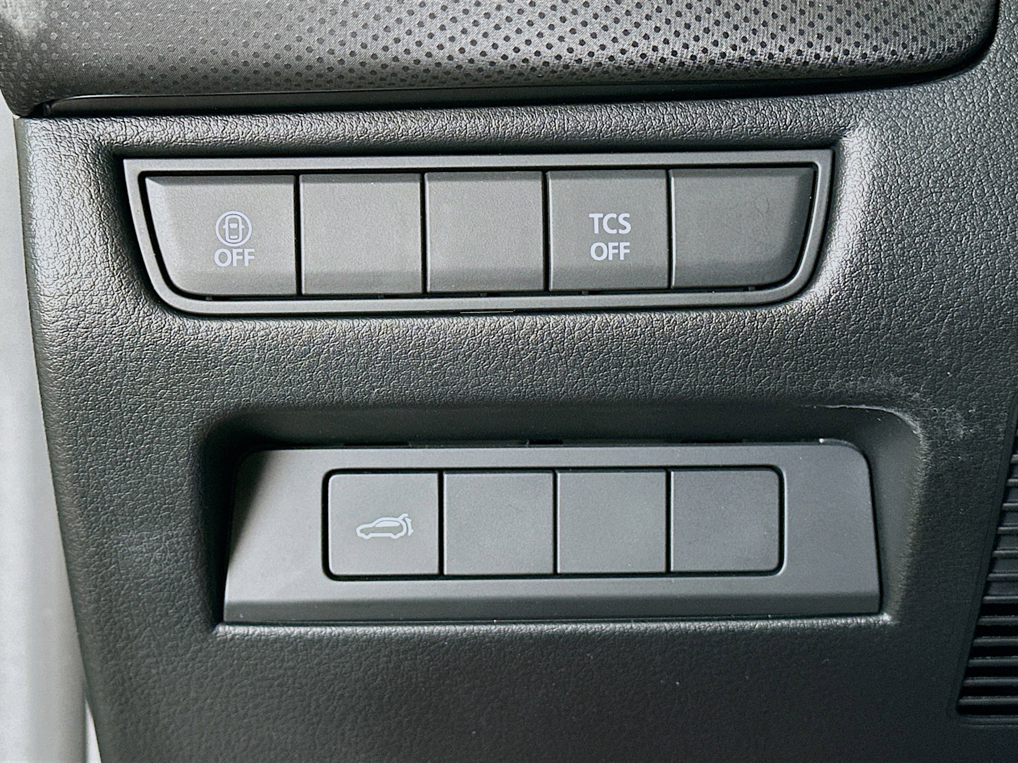 Used 2025 MAZDA CX-50 AWD 2.5 S w/ Premium Package image 17