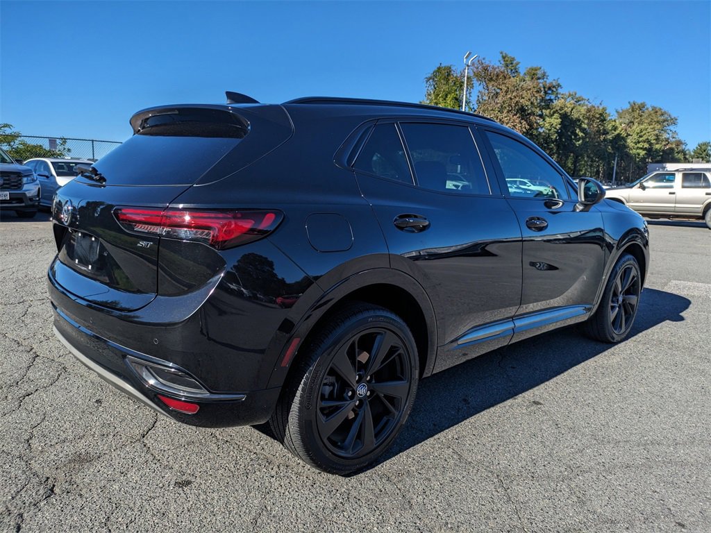 Used 2022 Buick Envision Essence w/ Sport Touring Package image 4