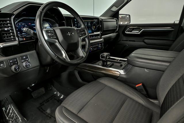 Used 2023 Chevrolet Silverado 1500 RST w/ Z71 Off-Road Package image 9