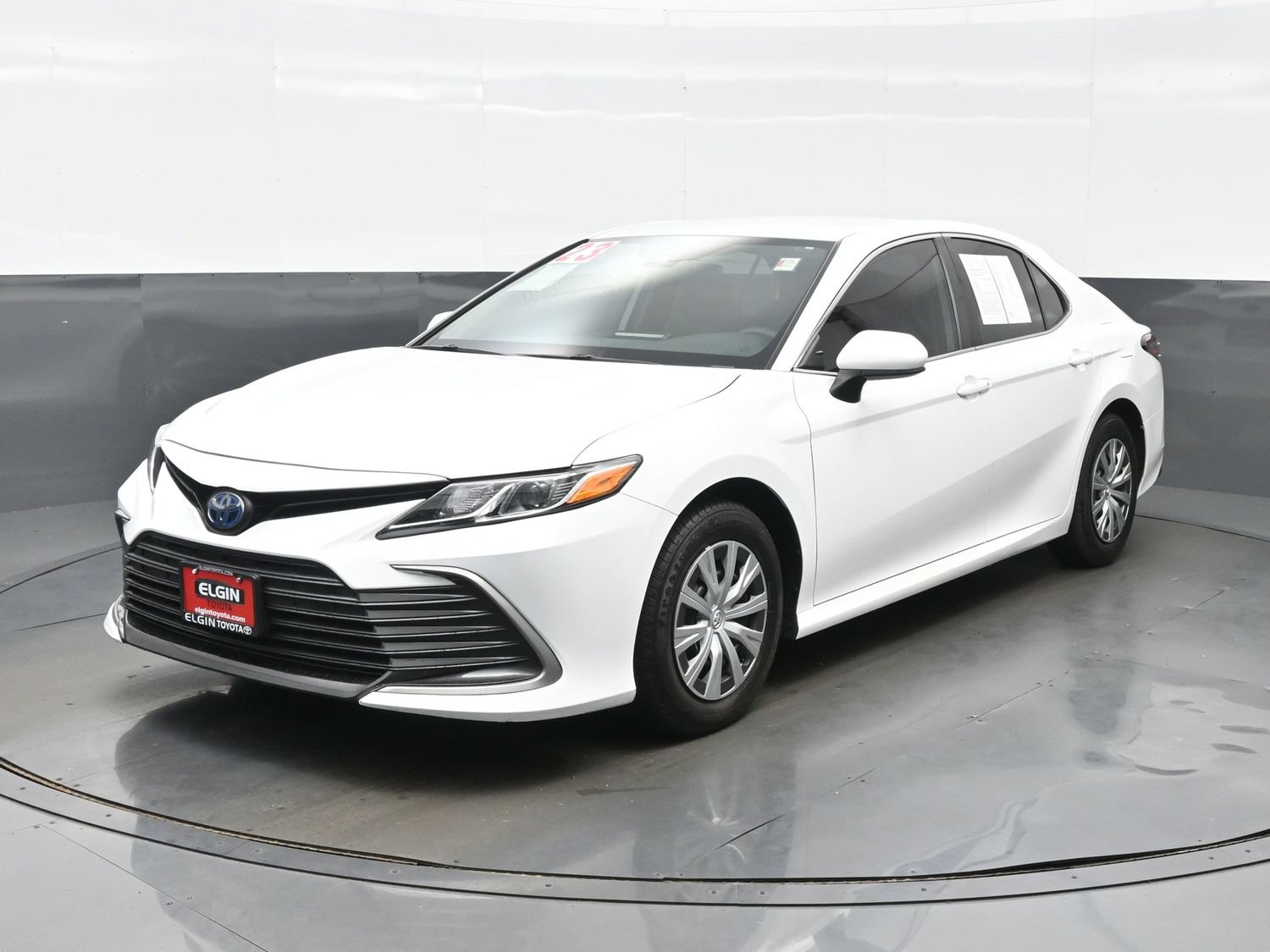 Used 2023 Toyota Camry LE FWD image 2