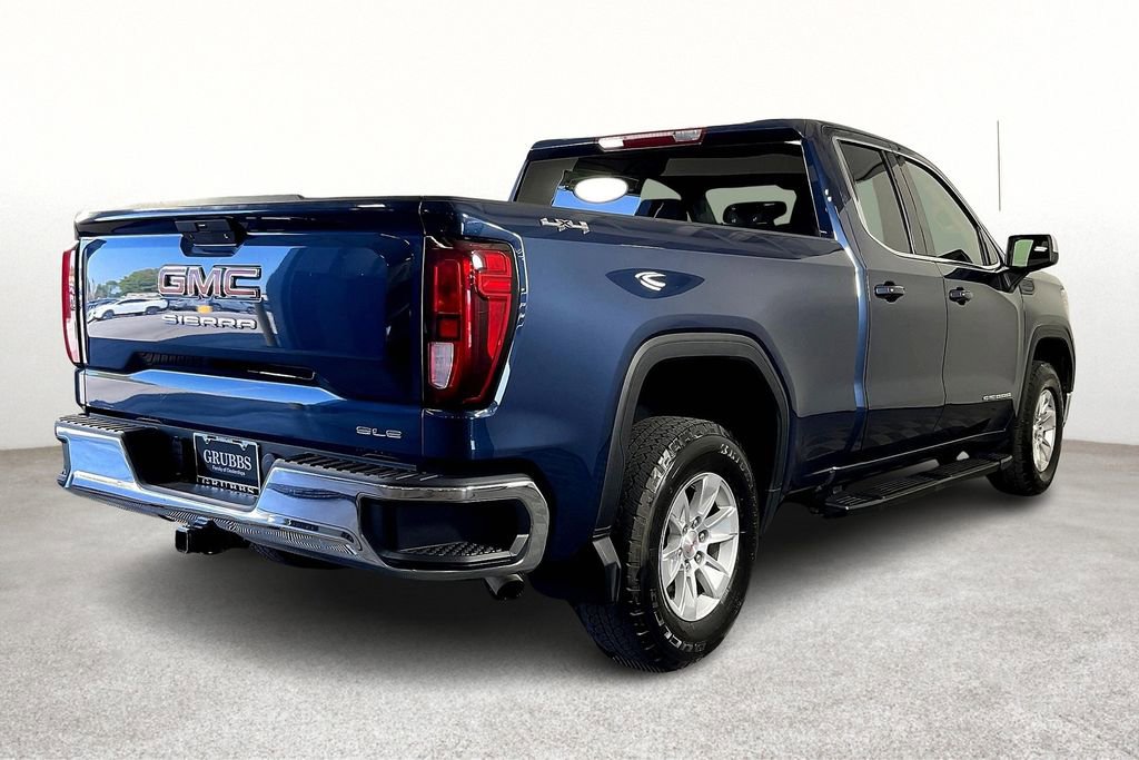 Used 2022 GMC Sierra 1500 SLE image 2