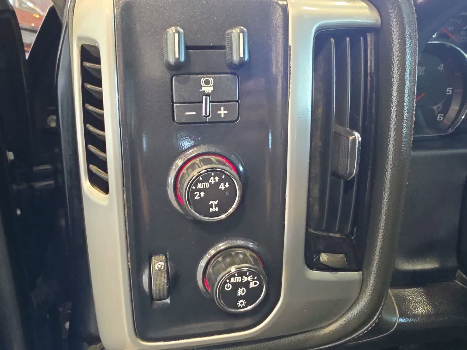Used 2015 GMC Sierra 1500 SLE w/ Carbon-20 Edition AWD/4WD image 17