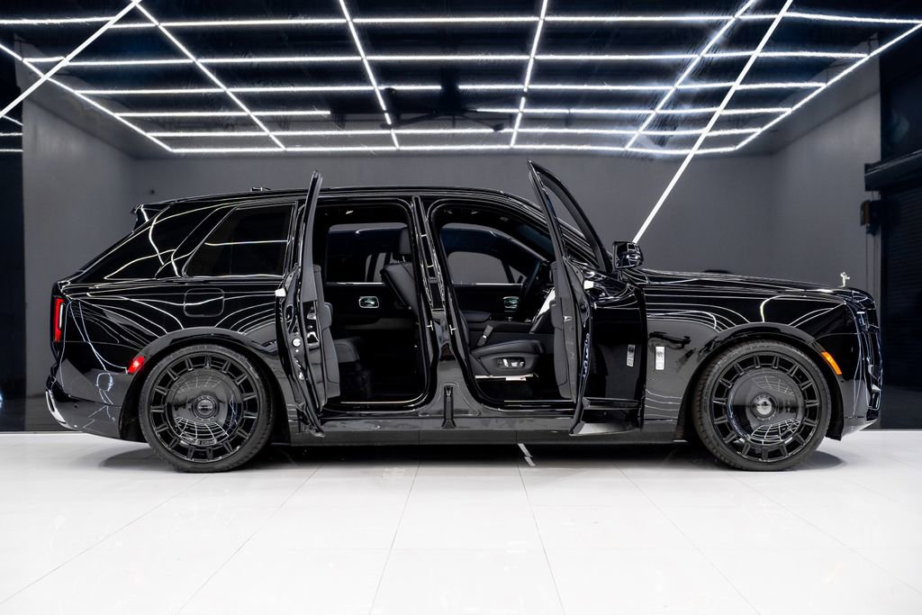 Used 2026 Rolls-Royce Cullinan image 9