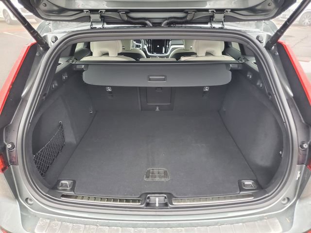 New 2026 Volvo V60 B5 Cross Country Ultra w/ Protection Package Premier image 30