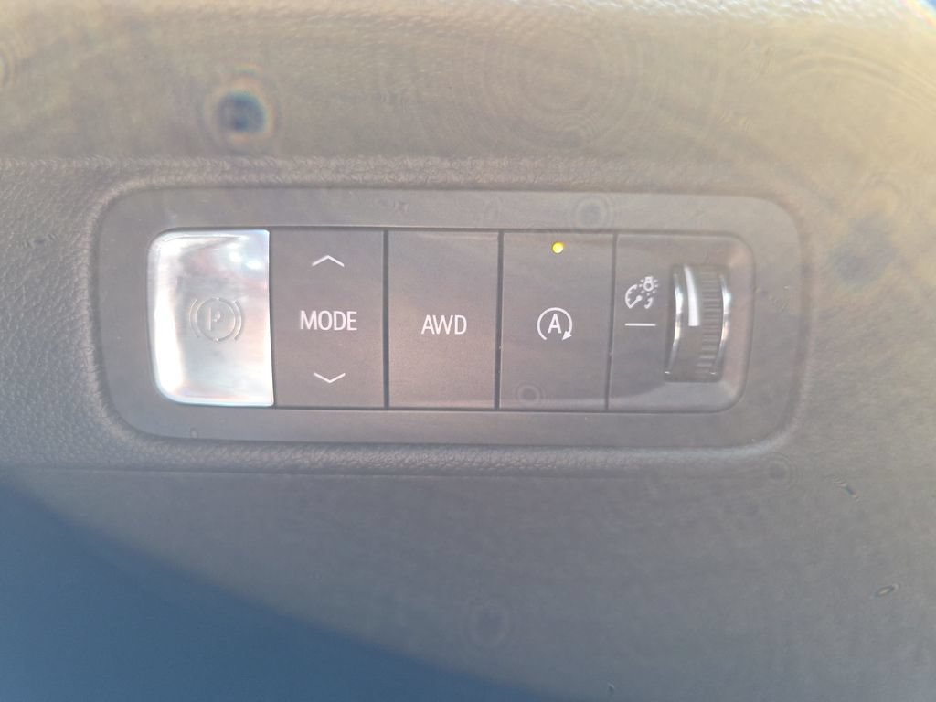 Used 2025 Chevrolet Traverse Z71 w/ Driver Confidence Package AWD/4WD image 30