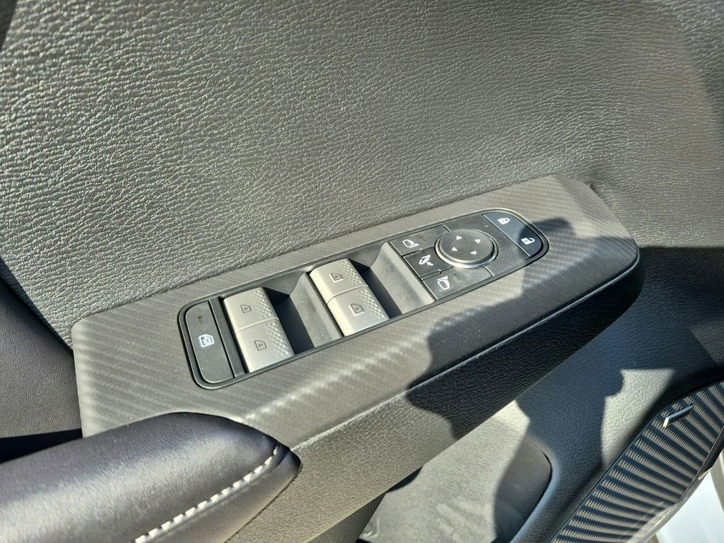New 2025 Mitsubishi Outlander SE image 25