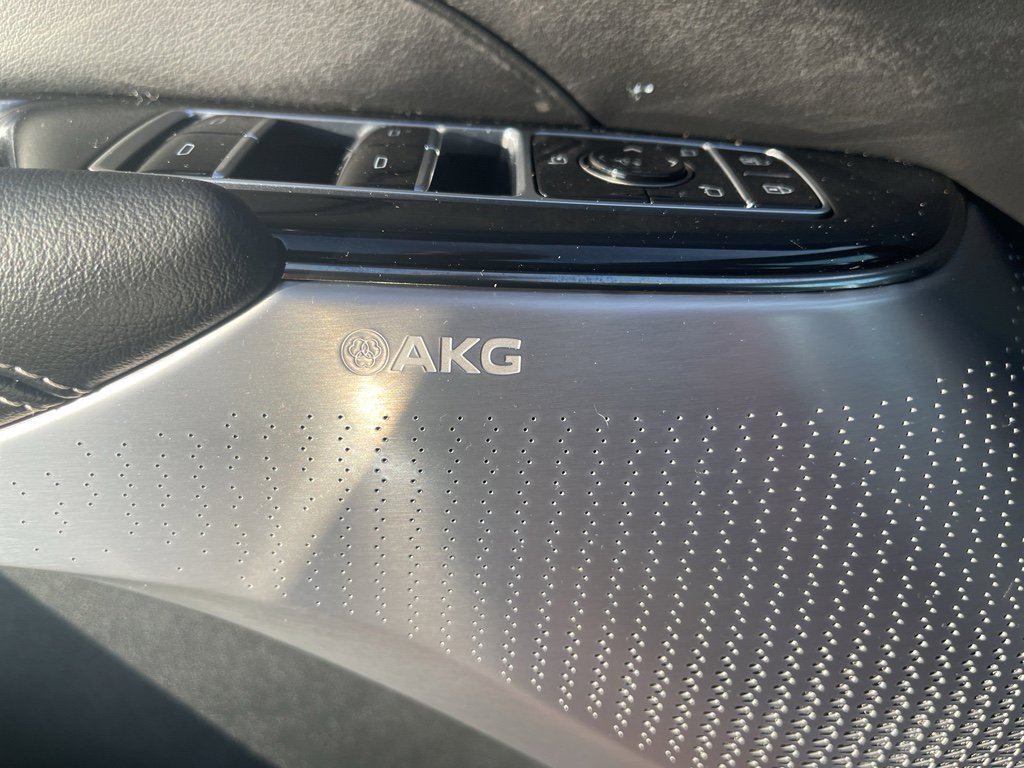 Used 2024 Cadillac Lyriq Luxury w/ LPO, Floor Liner Package image 20