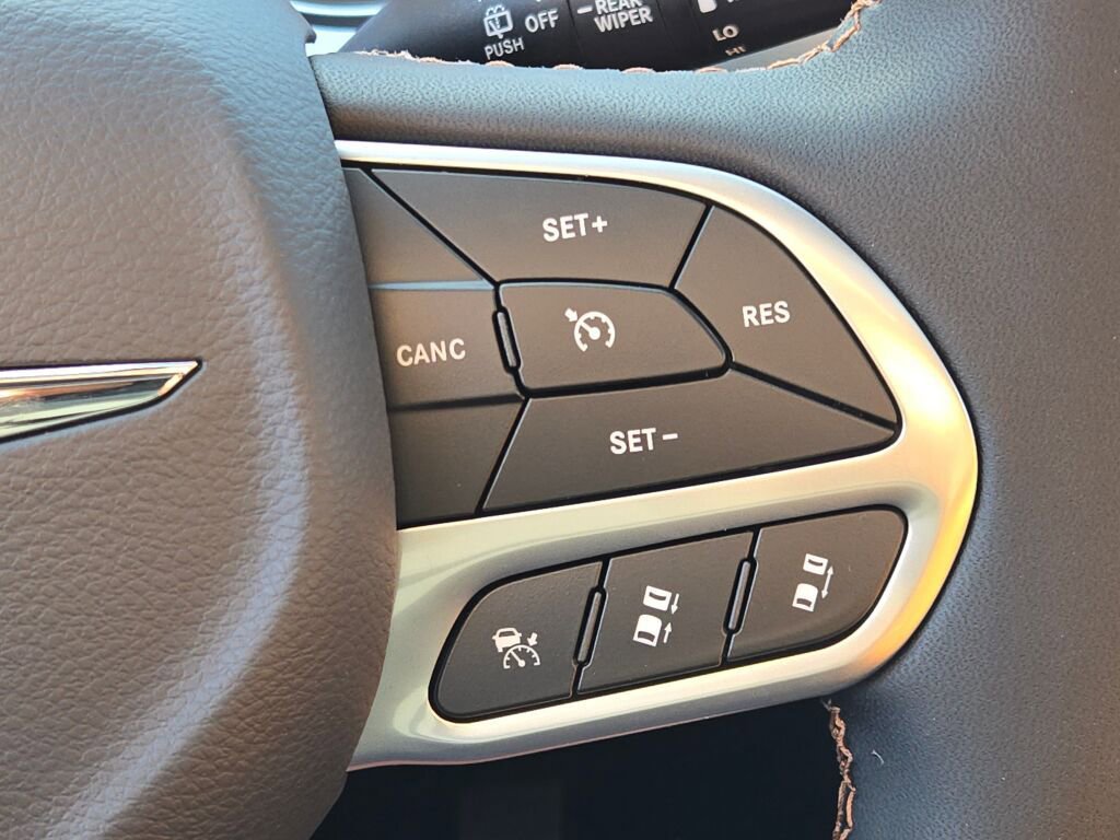 New 2026 Chrysler Pacifica Pinnacle AWD/4WD image 26