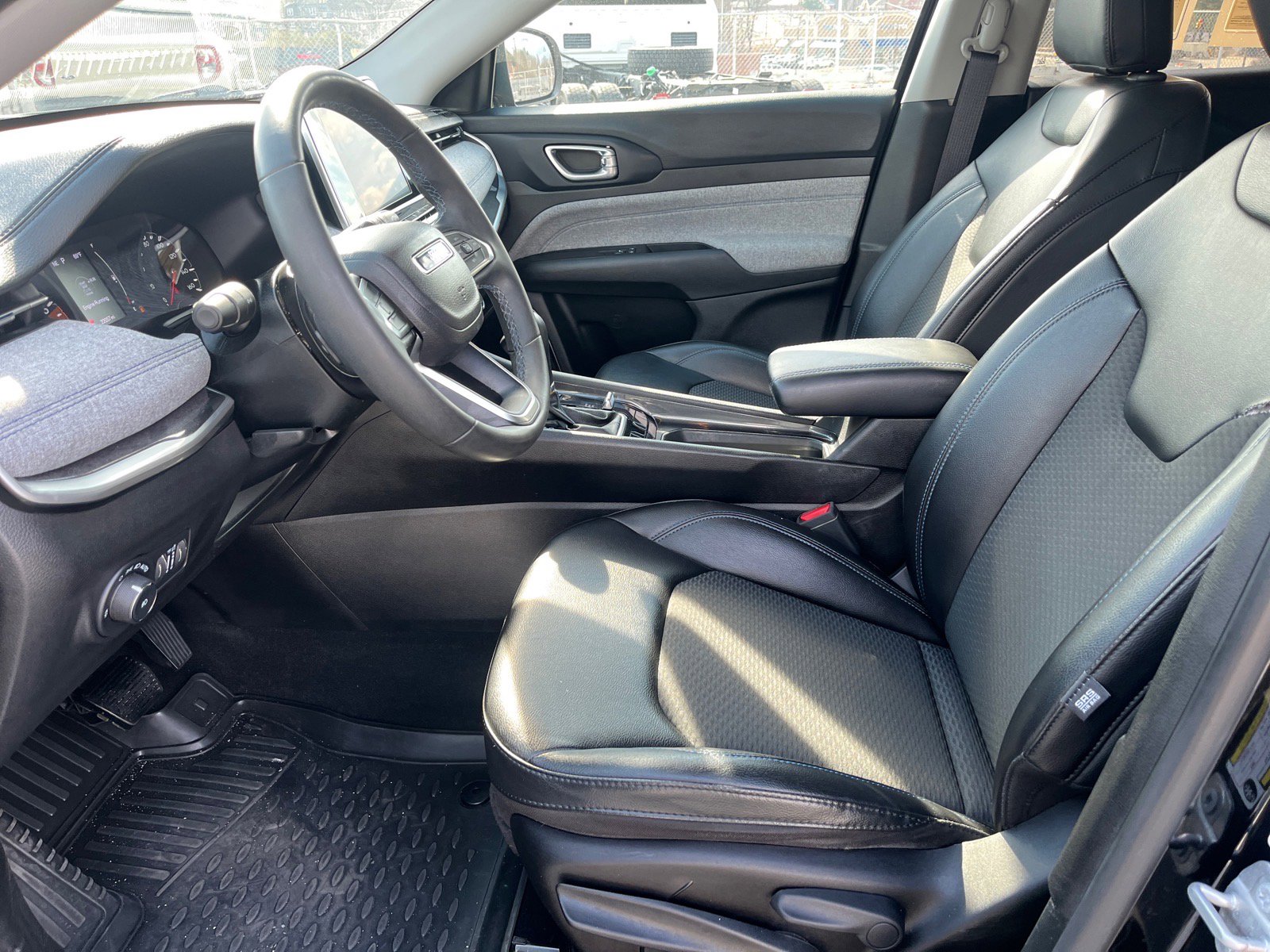 Used 2022 Jeep Compass Latitude image 18