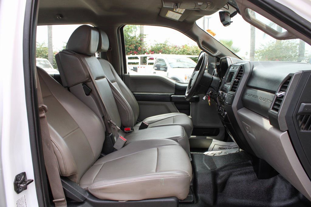 Used 2017 Ford F550 2WD Crew Cab Super Duty image 34