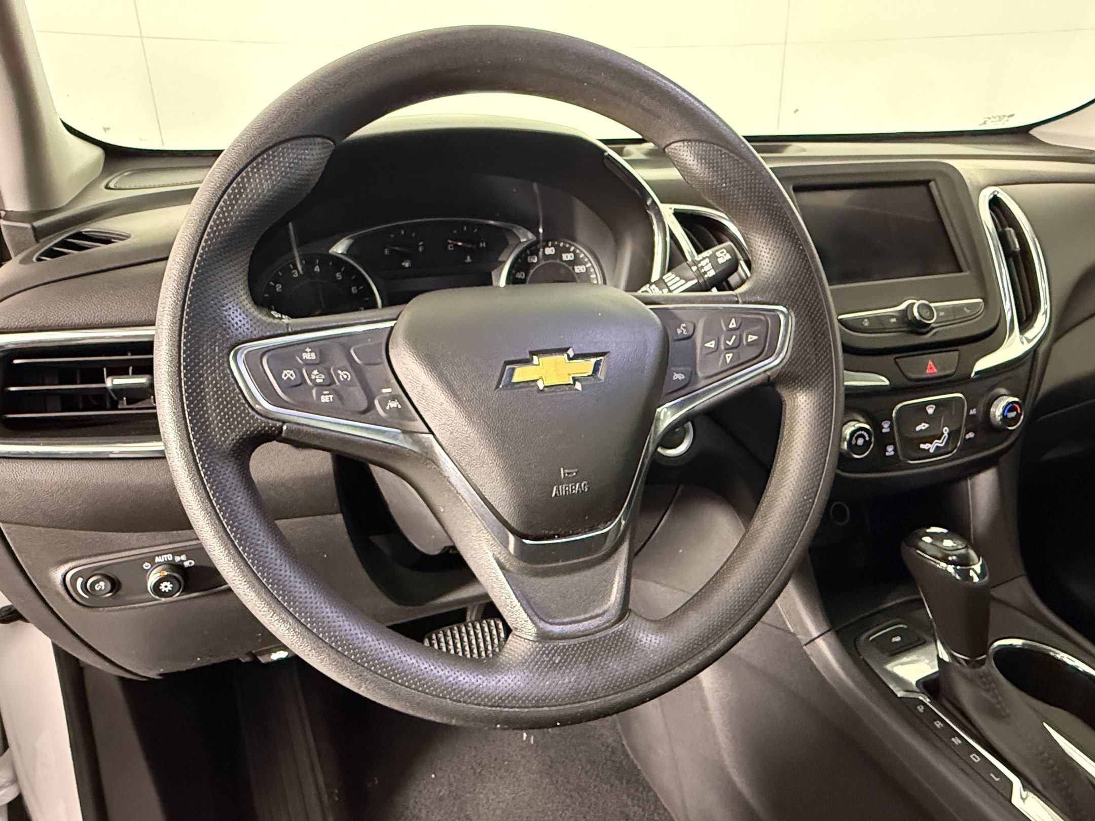 Used 2020 Chevrolet Equinox LT FWD image 15