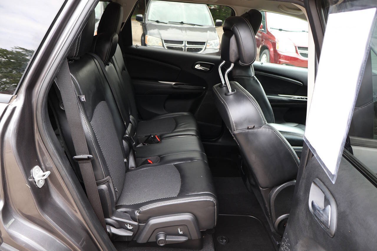 Used 2014 Dodge Journey Crossroad w/ Flexible Seating Group FWD image 27