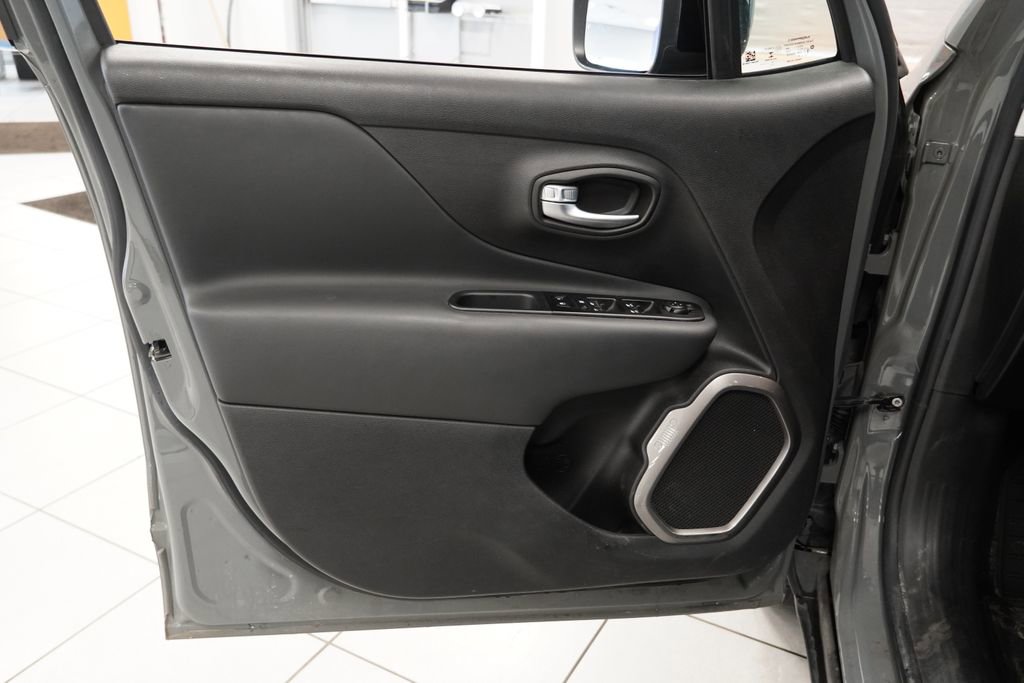 Used 2022 Jeep Renegade Limited w/ Sun, Sound & Wheels Group image 17