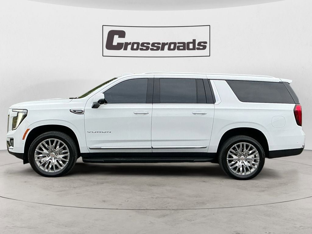 Used 2026 GMC Yukon XL Elevation w/ Elevation Premium Package RWD image 2