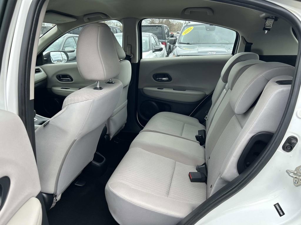 Used 2018 Honda HR-V LX image 10