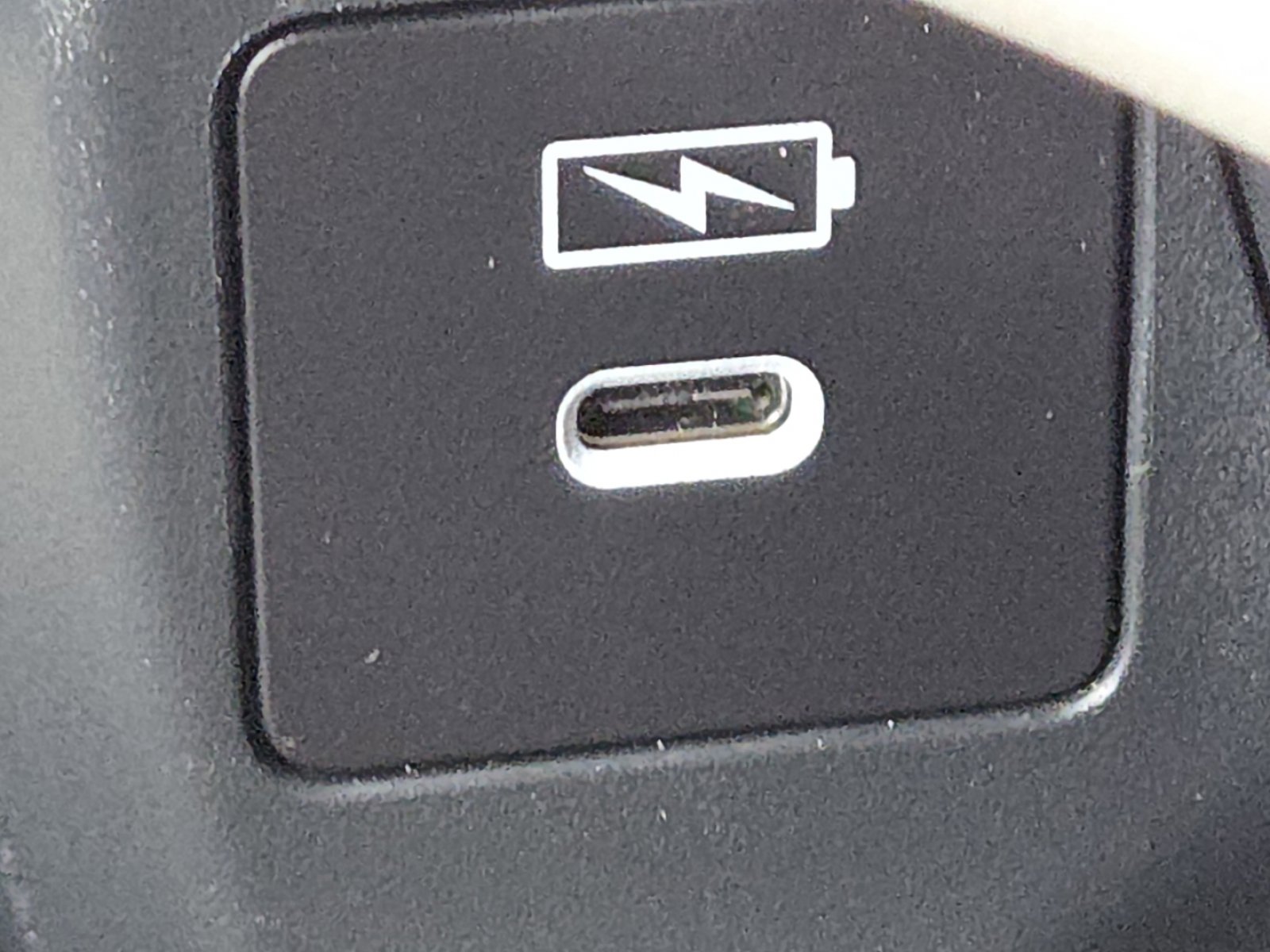 Used 2025 Honda HR-V LX image 8