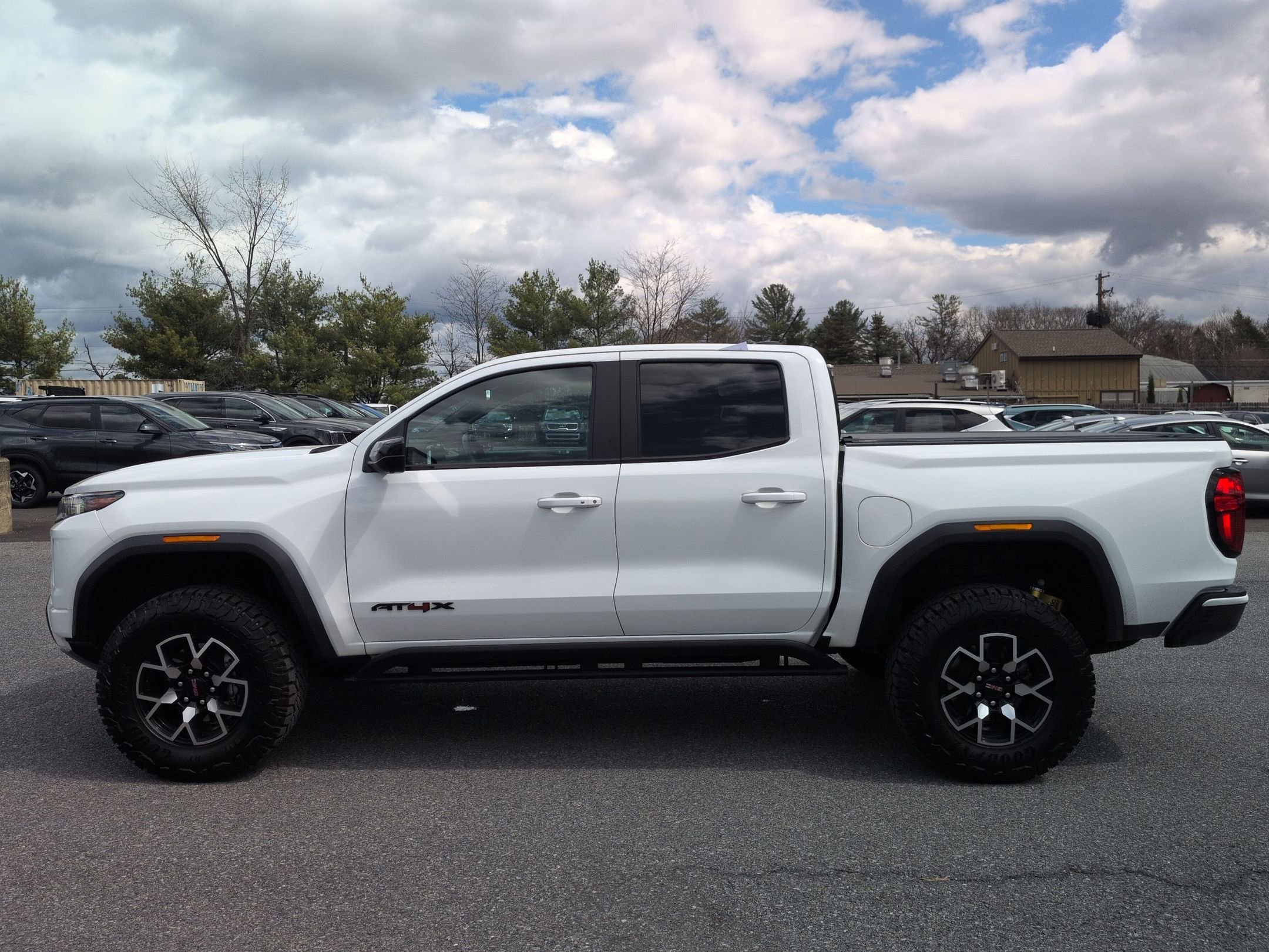 Used 2024 GMC Canyon AT4X image 8