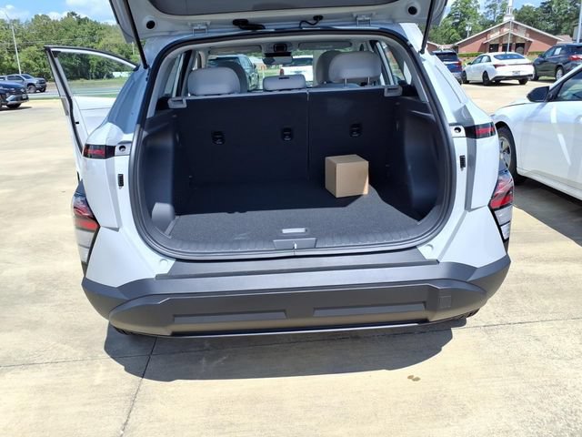 New 2027 Hyundai Kona SE FWD image 18
