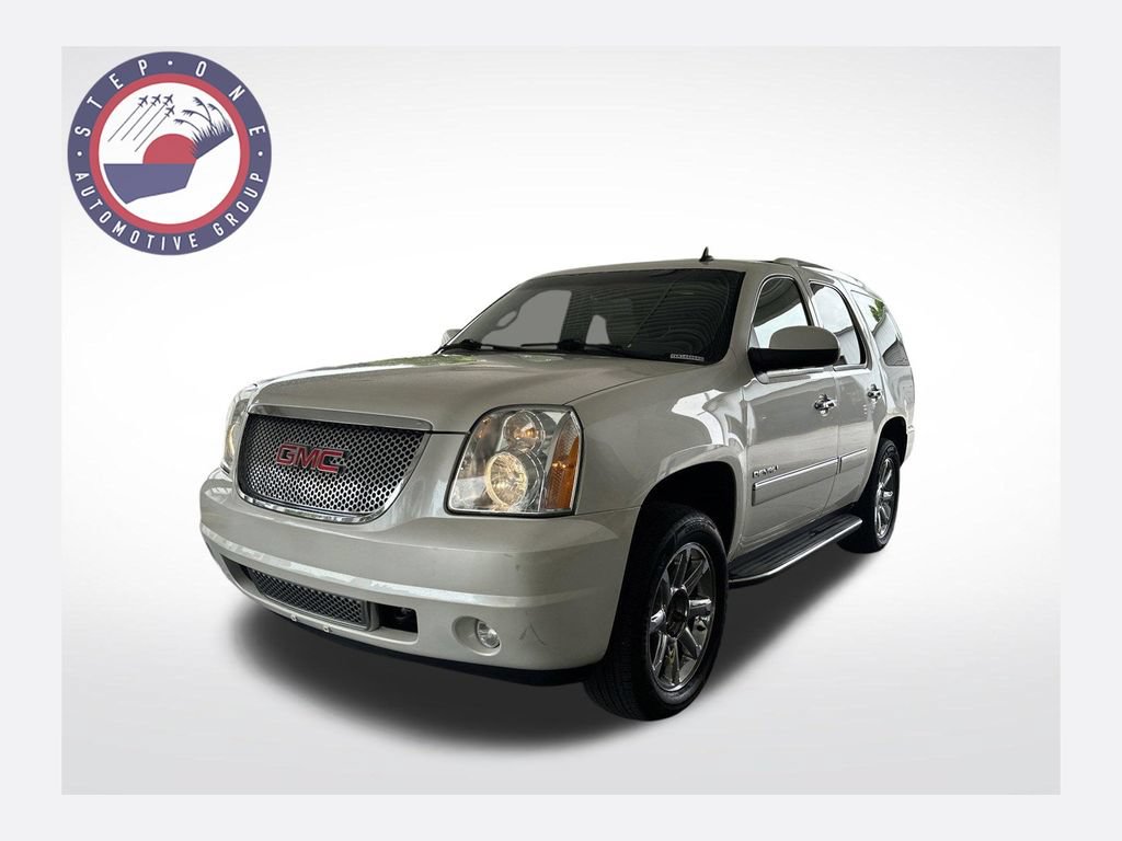Used 2014 GMC Yukon Denali RWD image 1
