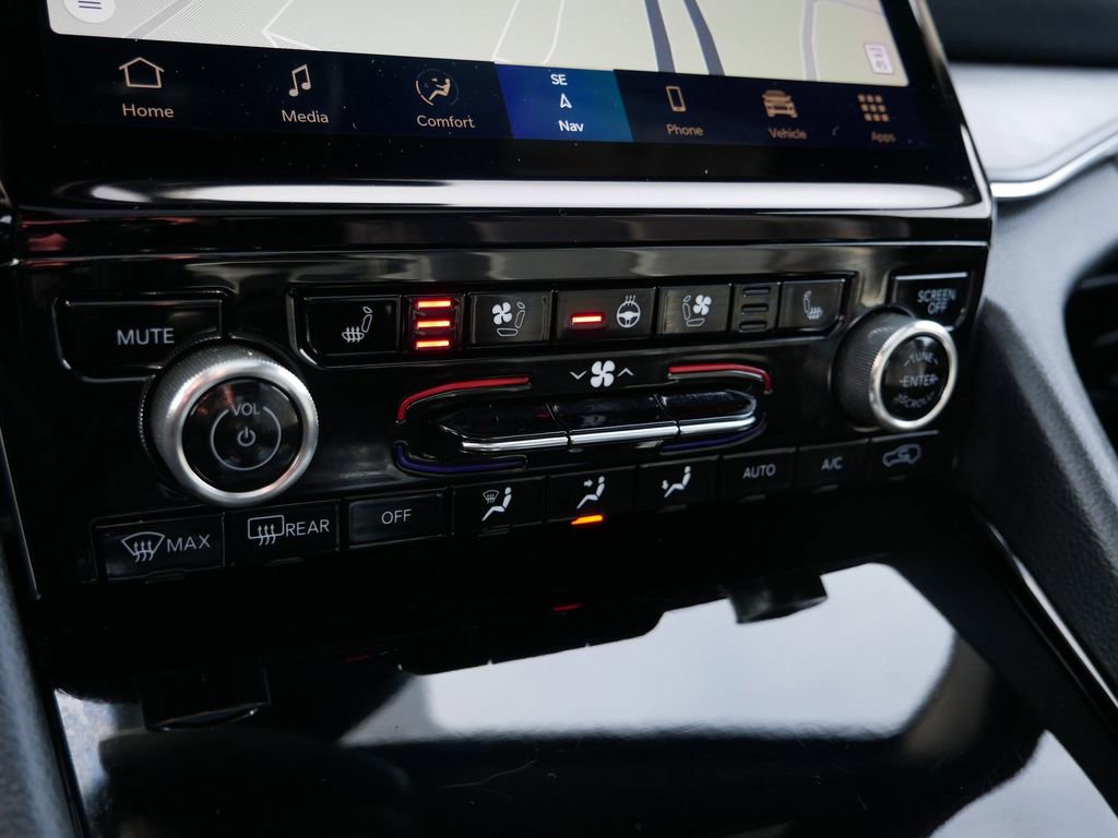 Used 2023 Jeep Grand Cherokee Overland image 20