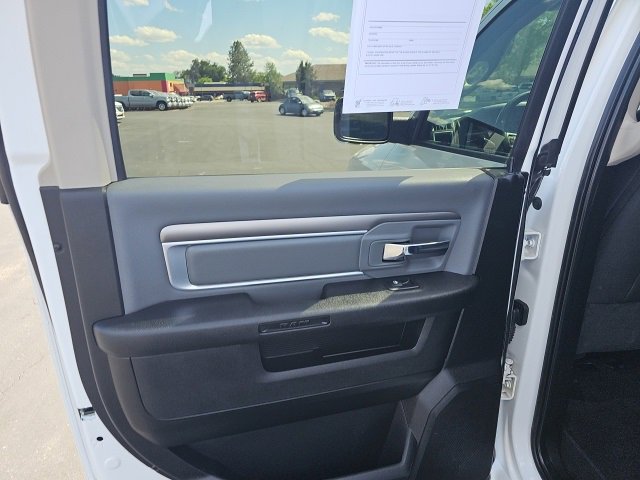 Used 2022 RAM 1500 Classic SLT w/ Electronics Convenience Group image 6