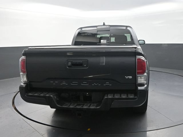Used 2020 Toyota Tacoma TRD Sport w/ TRD Premium Sport Package AWD/4WD image 9