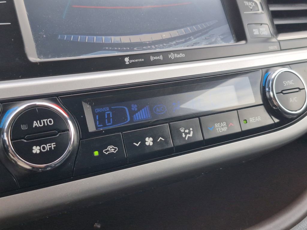 Used 2018 Toyota Highlander XLE image 25