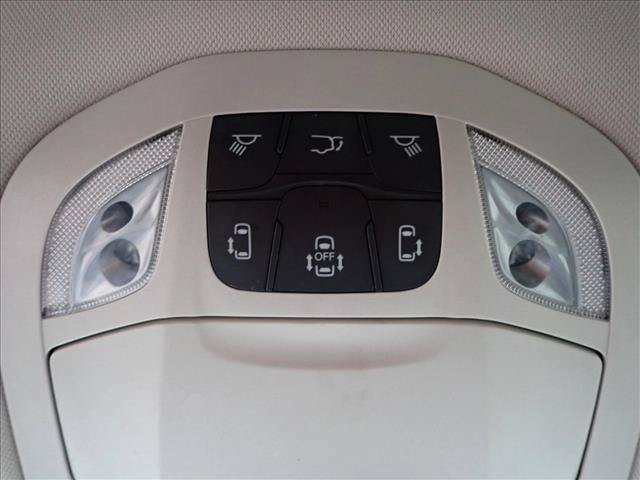 Used 2024 Chrysler Pacifica Touring-L FWD image 22