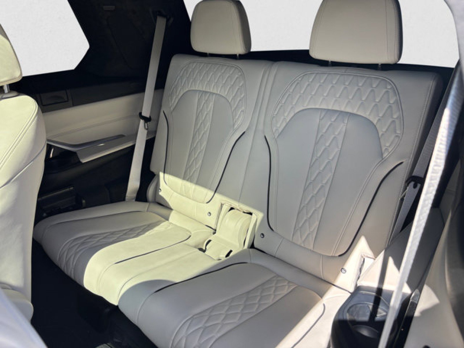 Used 2023 BMW X7 xDrive40i w/ Executive Package AWD/4WD image 19