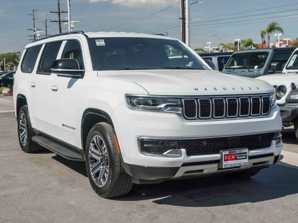 Certified 2024 Jeep Wagoneer L Series II w/ Flexible Seating Group AWD/4WD image 3