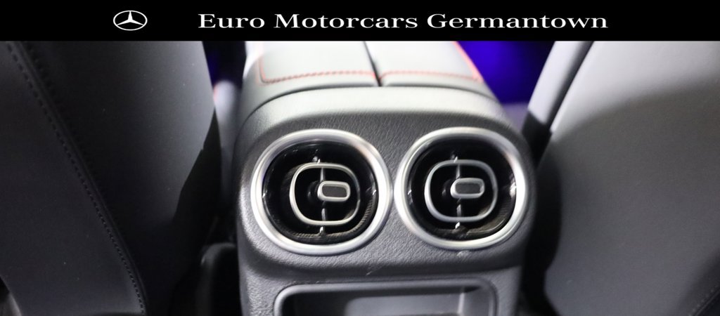 Used 2025 Mercedes-Benz GLC 43 AMG 4MATIC image 34