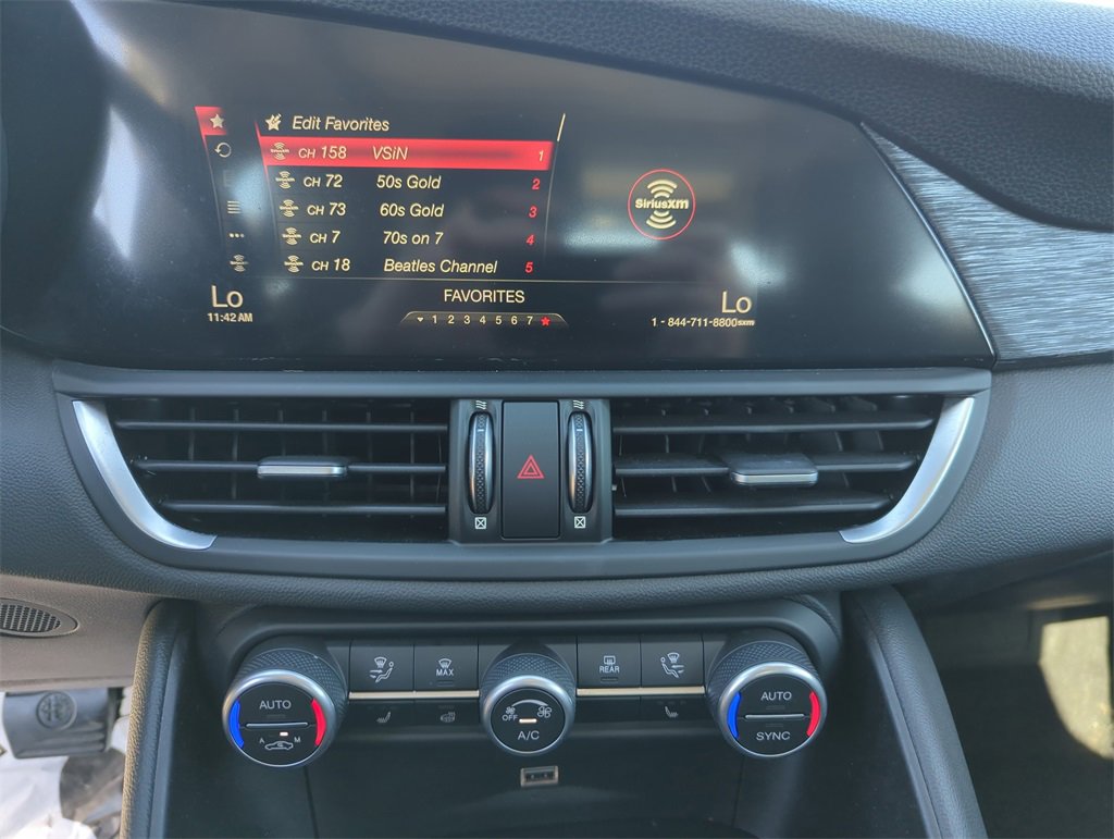 Used 2019 Alfa Romeo Giulia Base image 34