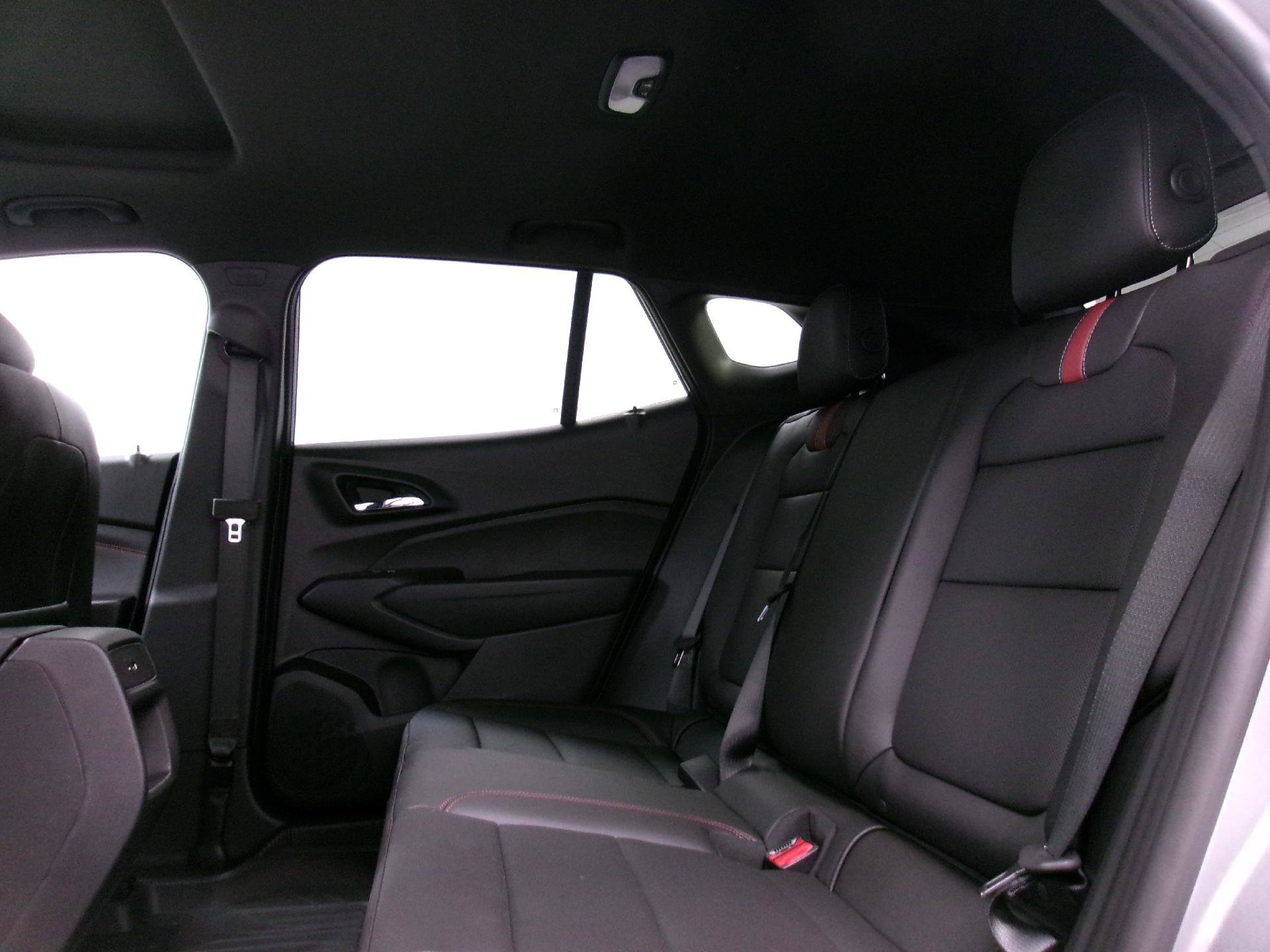 New 2026 Chevrolet Trax RS w/ Sunroof Package FWD image 10