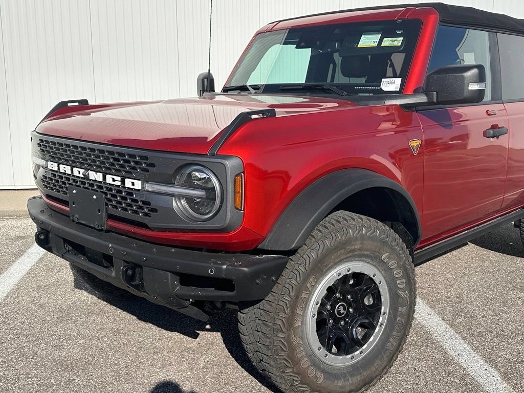 Used 2022 Ford Bronco Badlands AWD/4WD image 2