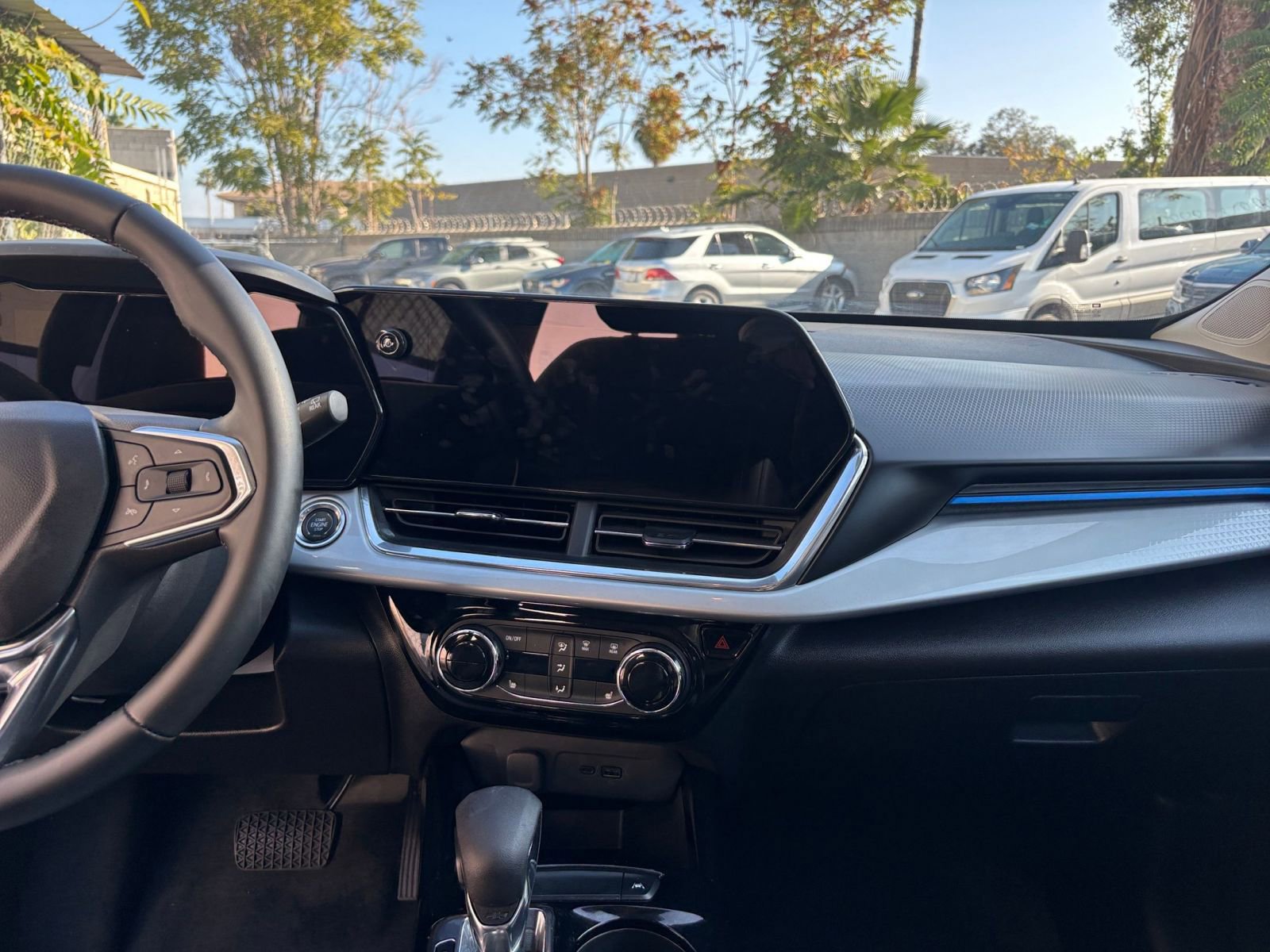 Used 2025 Chevrolet Trax LT w/ LT Convenience Package image 18