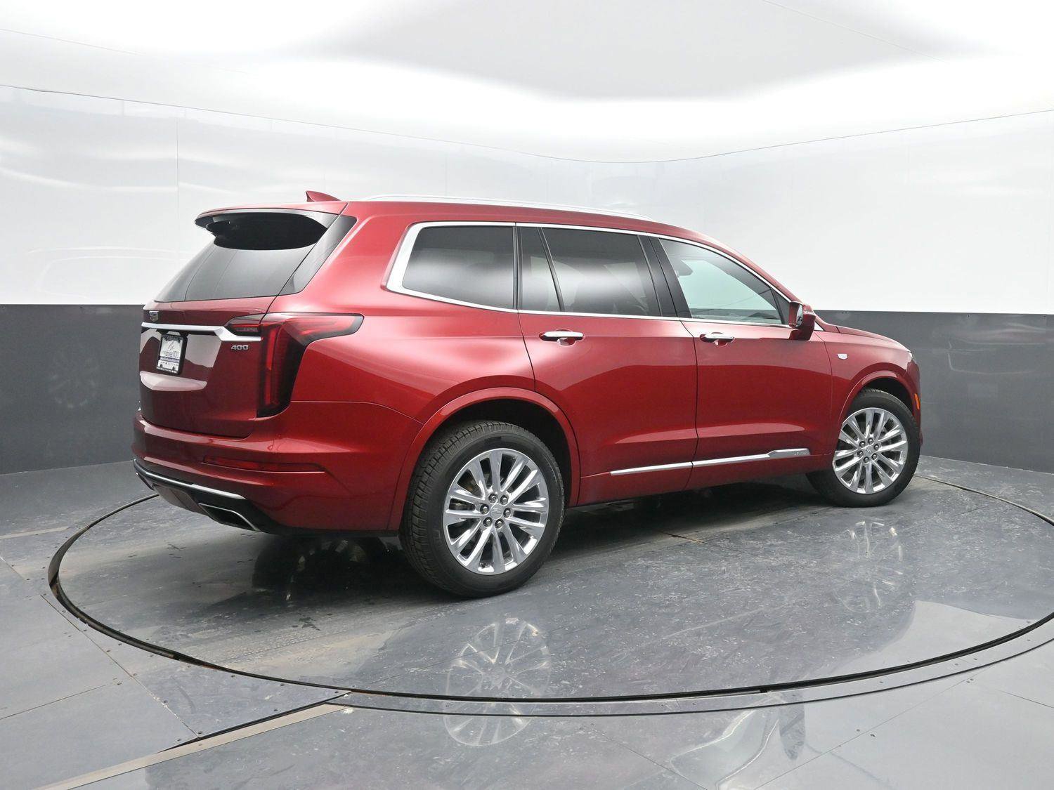 Used 2020 Cadillac XT6 Premium Luxury image 2