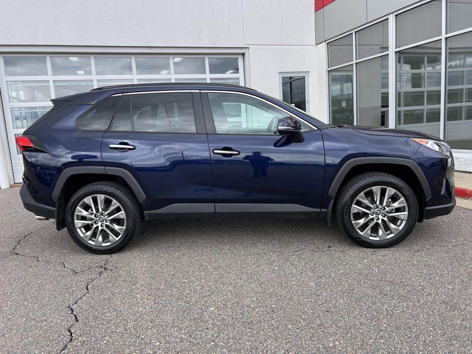 Used 2020 Toyota RAV4 Limited w/ Limited Grade Weather Package AWD/4WD image 25