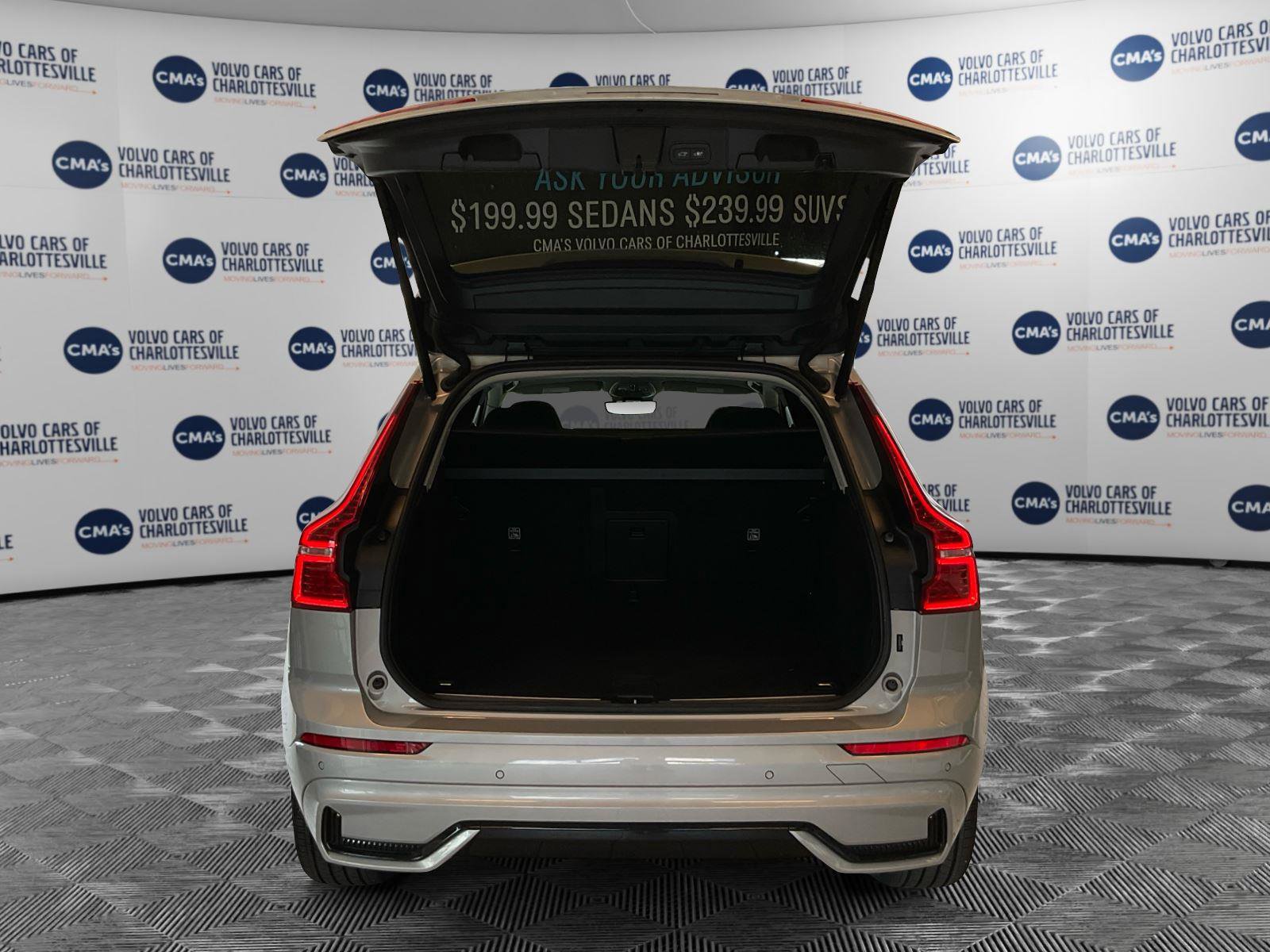 Certified 2023 Volvo XC60 B5 Plus w/ Climate Package AWD/4WD image 11