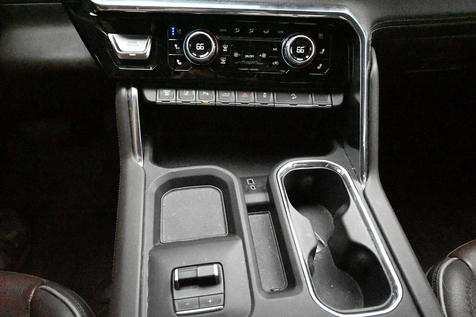 Used 2024 GMC Sierra 2500 Denali w/ Technology Package AWD/4WD image 18