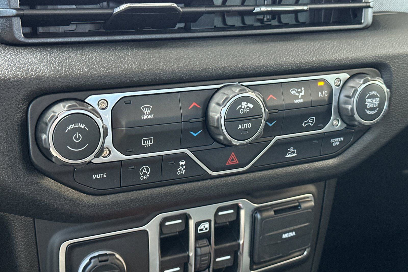 New 2026 Jeep Gladiator Willys image 16