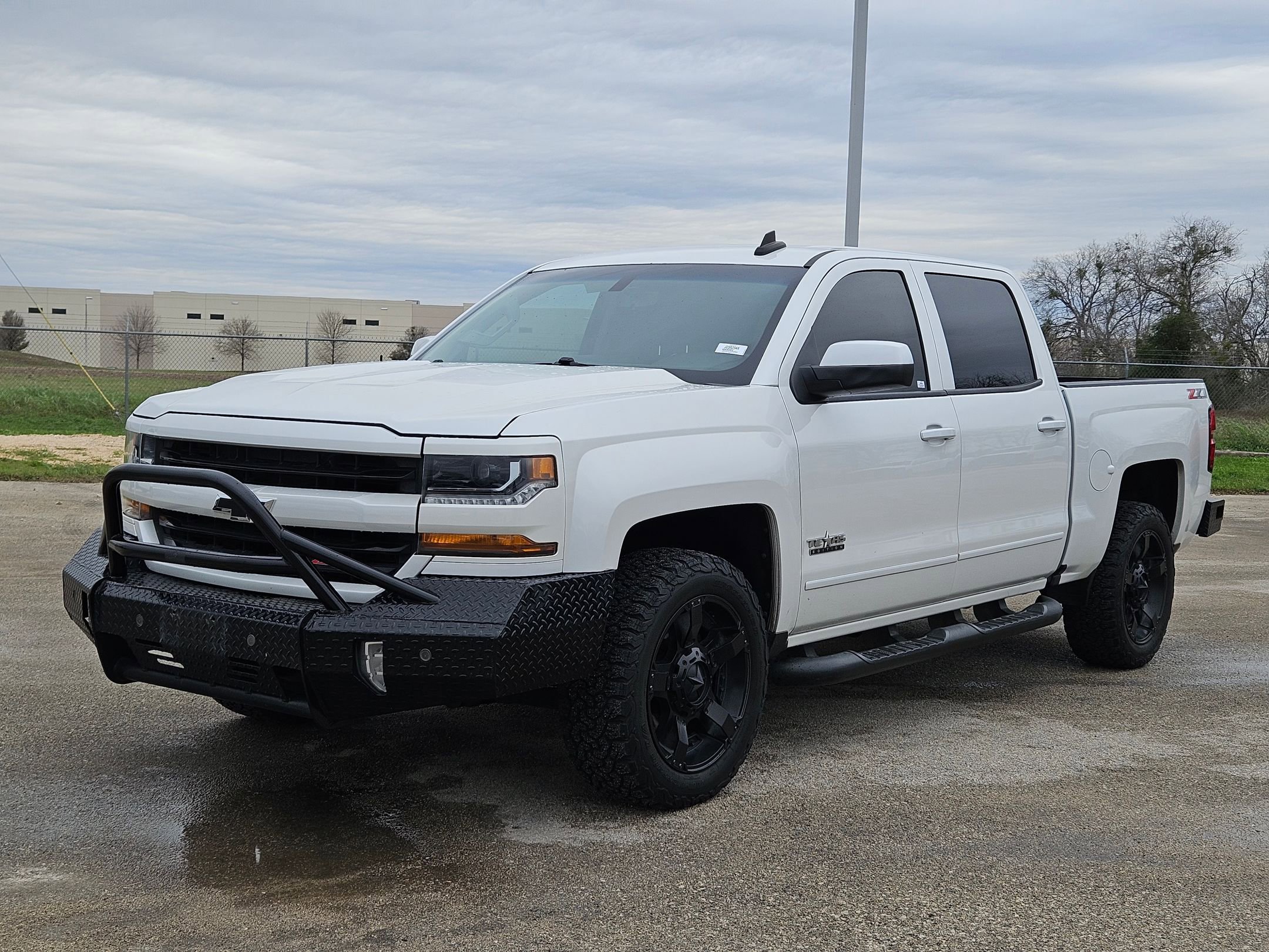 Used 2018 Chevrolet Silverado 1500 LT w/ Texas Edition image 7