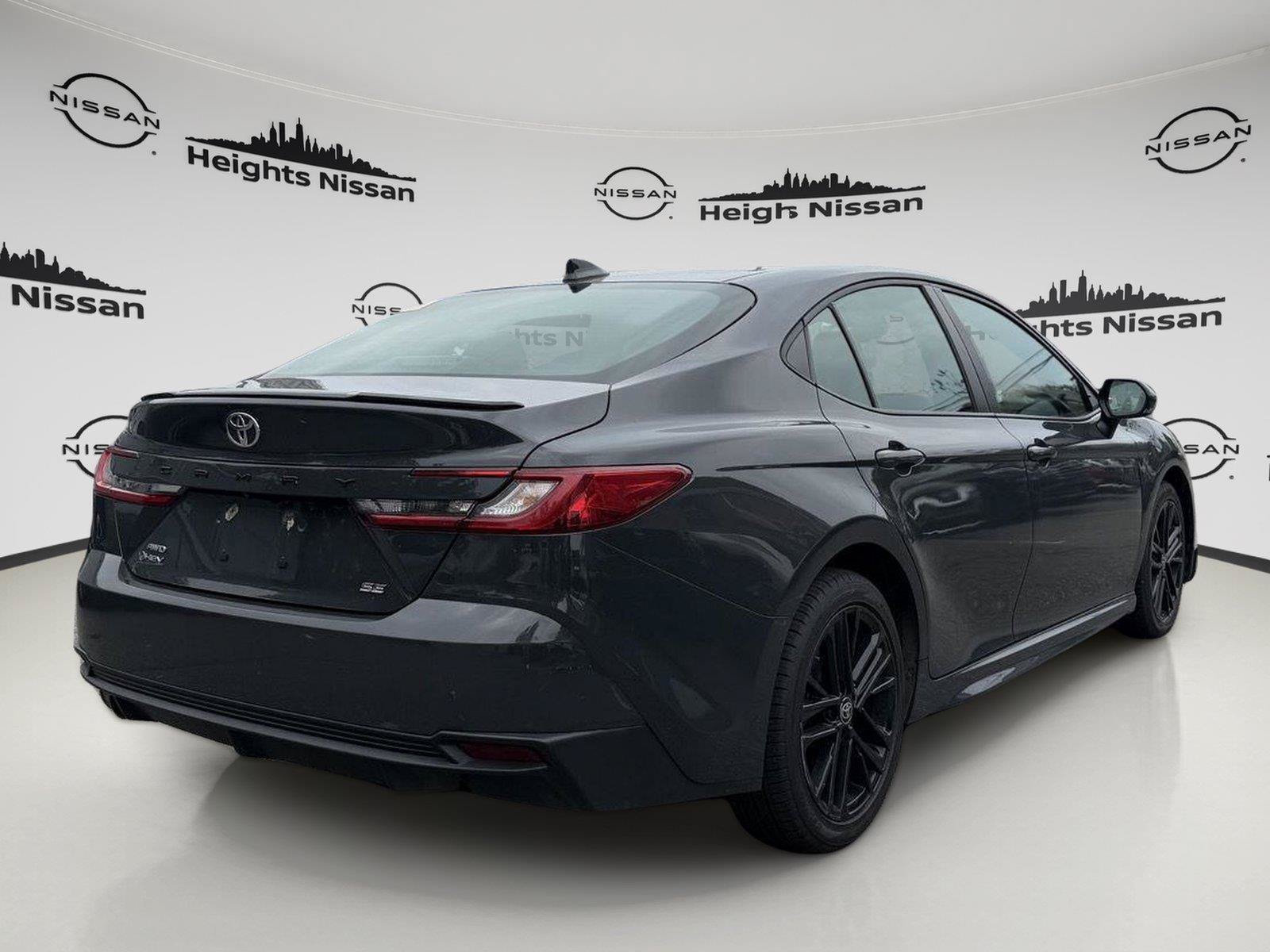 Used 2025 Toyota Camry SE w/ Convenience Package AWD/4WD image 4